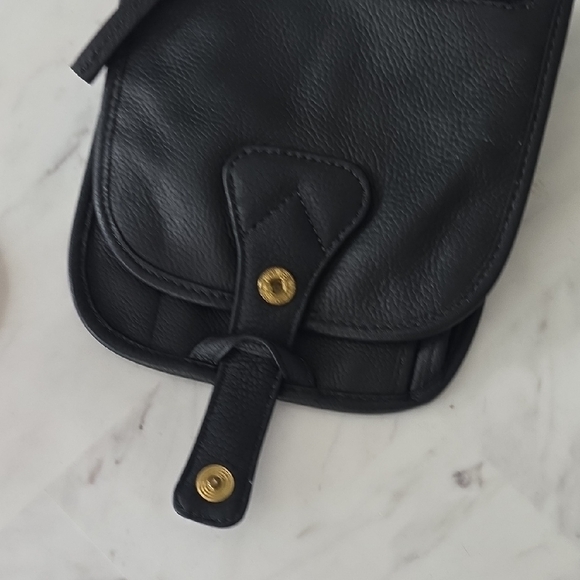Guess Black Leather Crossbody Bag - Picture 3 of 9